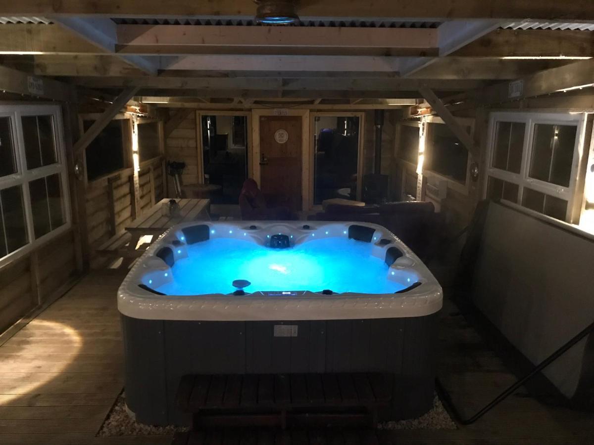 Sleeps 12 Hot Tub Sauna Cinema Pets Welcome Ενισκίλεν Εξωτερικό φωτογραφία