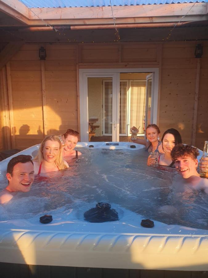 Sleeps 12 Hot Tub Sauna Cinema Pets Welcome Ενισκίλεν Εξωτερικό φωτογραφία