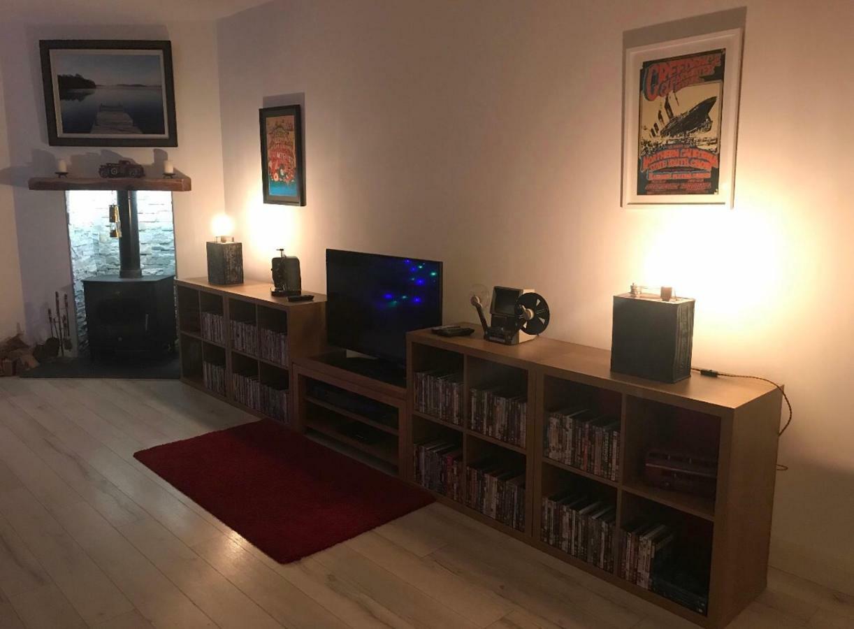 Sleeps 12 Hot Tub Sauna Cinema Pets Welcome Ενισκίλεν Εξωτερικό φωτογραφία